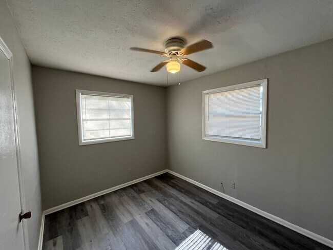 Building Photo - Welcome Home – Comfort Meets Convenience. Call to ask about the Move-in Special!!!