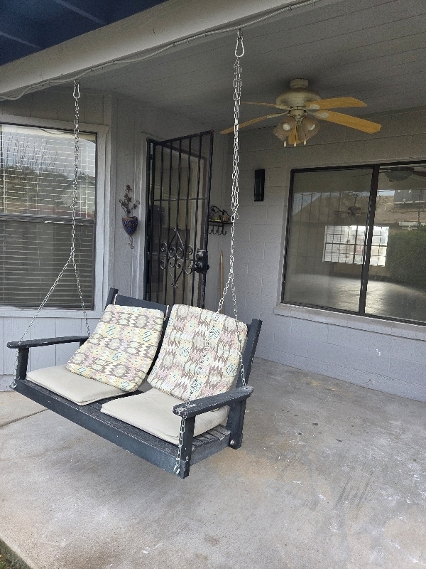 Building Photo - 8720 W Diana Ave