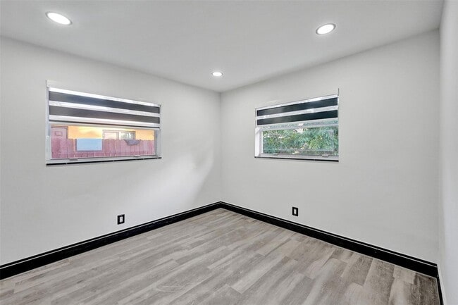 Building Photo - 5310 NW 16th St