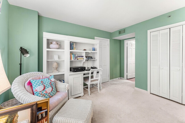 Building Photo - 100 S Beach Rd