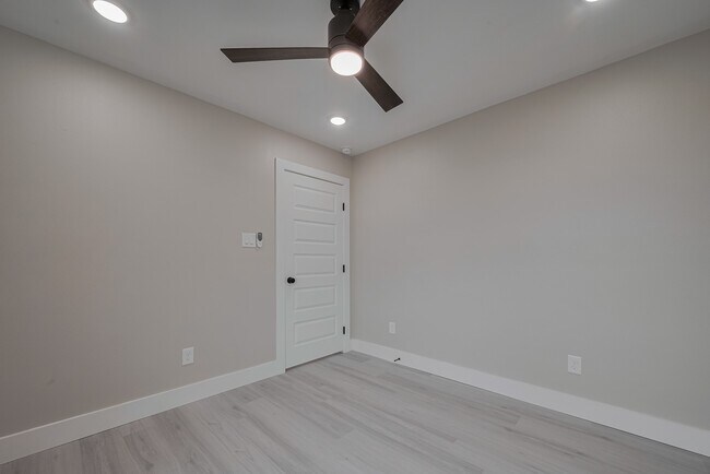 Building Photo - 837 22nd St
