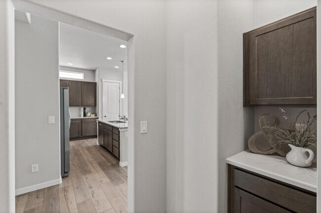 Building Photo - 3975 Ivy Hill Dr