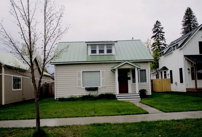 Building Photo - Whitefish cottage