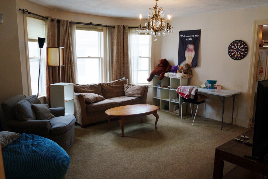 Building Photo - 11 Bowdoin St