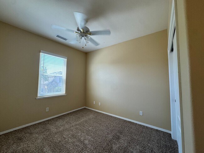 Building Photo - 747 W Siena Ln