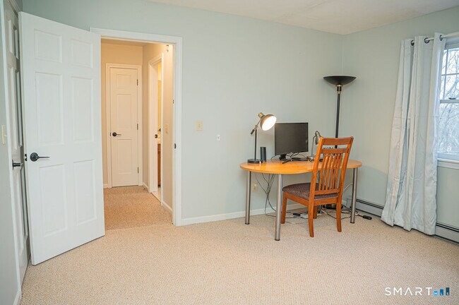 Building Photo - 100 White Birch Dr