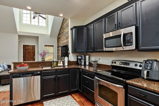 Building Photo - 22 Cypress Cir
