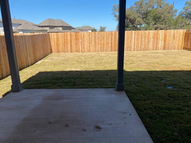 Building Photo - 213 Rend Dr