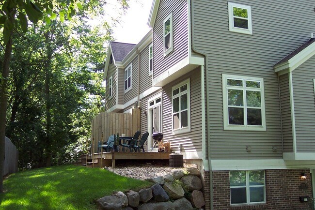 Building Photo - 5205 Old Middleton Rd