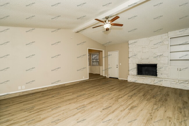 Building Photo - 7408 S Gum Ave