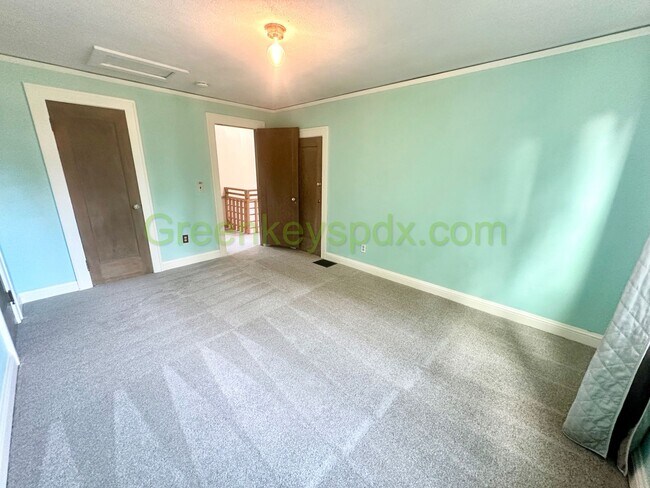 Building Photo - Wow! Amazing 3-bedroom 1-bath house with large fully fenced backyard