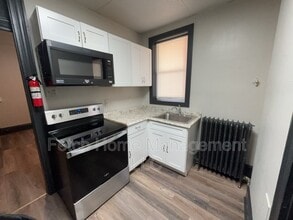 Building Photo - 19 S Ann St