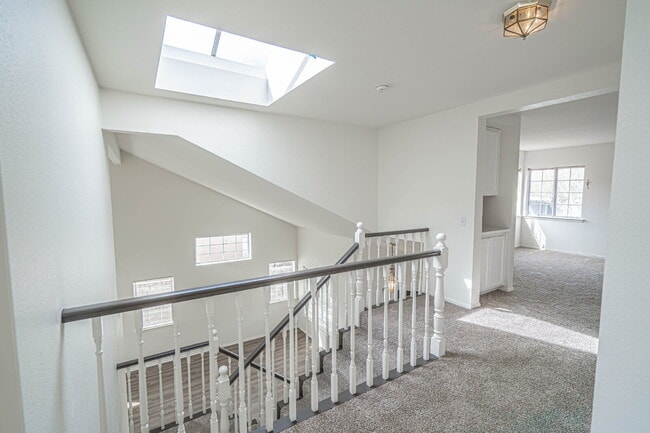 Building Photo - Charming Castaic Home