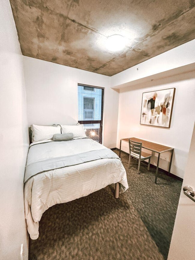 Building Photo - 1031 N Park Ave