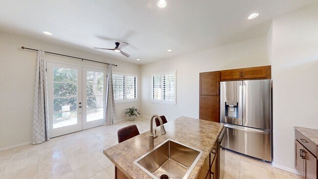 Building Photo - 37420 Leta Dr