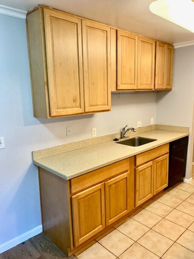 Building Photo - Great 1 bed 1 bath Condo in Pittsburg -- COMING SOON !!!