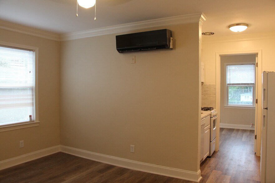 Building Photo - 720 N Monroe St