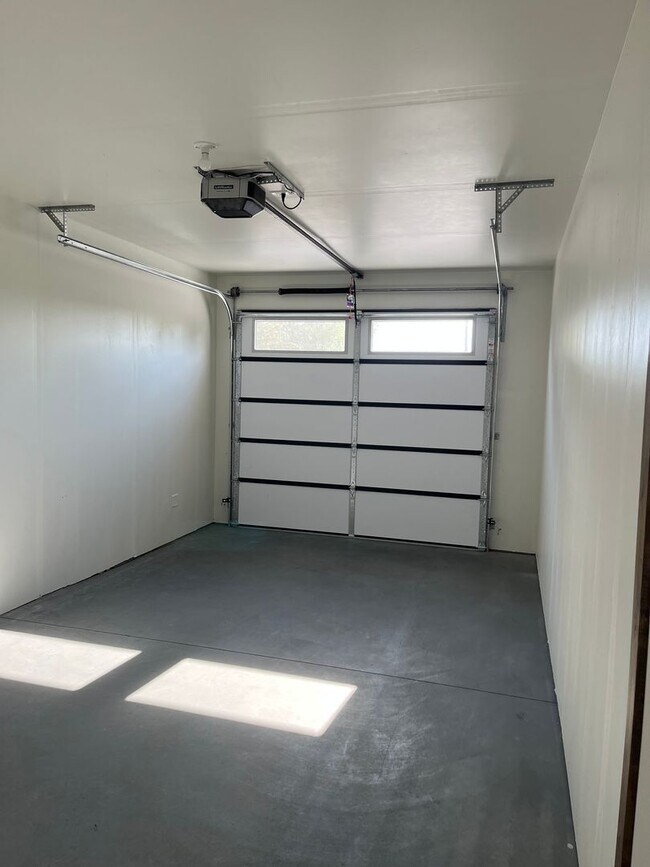 Building Photo - K591LI