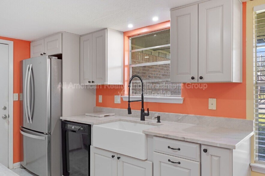 Building Photo - 602 Ironwood Dr