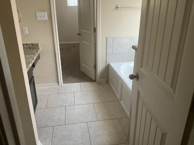 Building Photo - Beautiful 3/2 in a Gated Community at Marb...