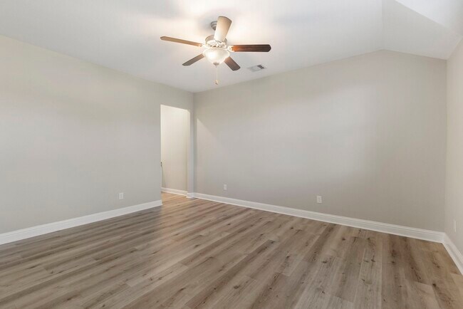 Building Photo - 18855 Collins View Dr