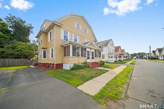 Building Photo - 44 Bigelow Ave