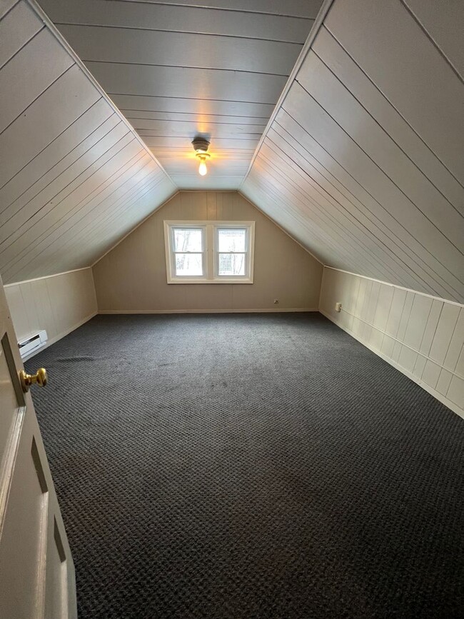 Building Photo - THR -03- Galesville