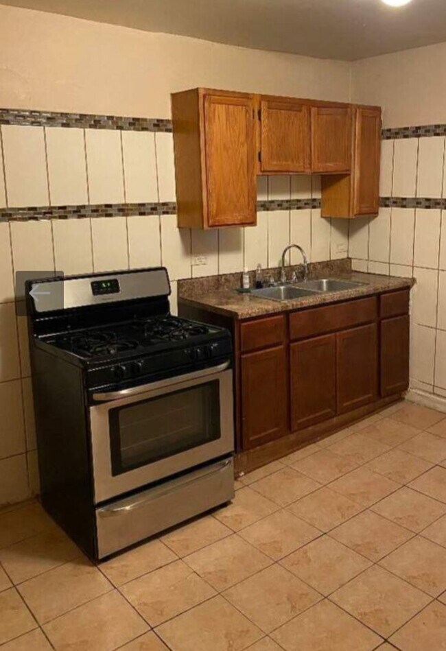 Building Photo - 5918 S Calumet Ave