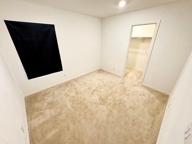 Building Photo - Beautiful 3 bedroom plus bonus room Home