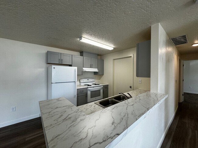 Building Photo - 3137 S Apple St