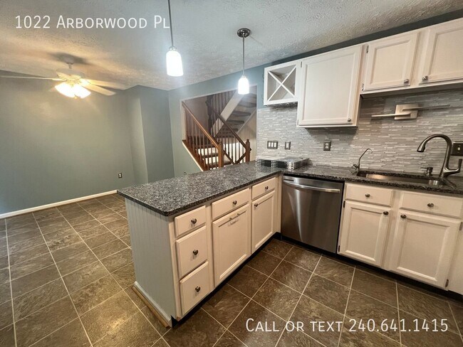 Building Photo - 1022 Arborwood Pl