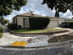 Building Photo - TWO BEDROOM HOUSE IN LAKEWOOD--GREAT LOCATION--CALL US TODAY!!