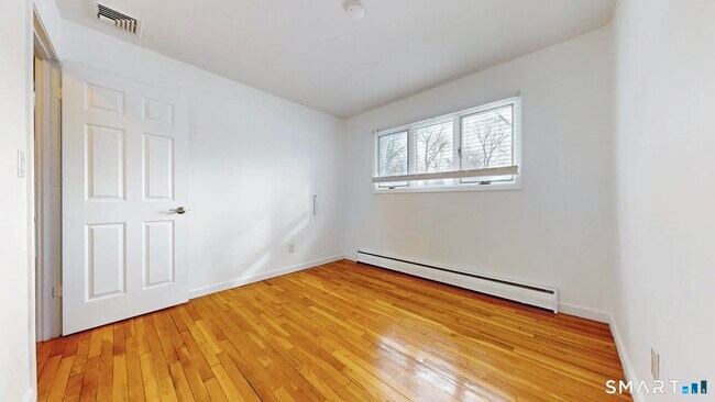 Building Photo - 96 Cornflower Dr