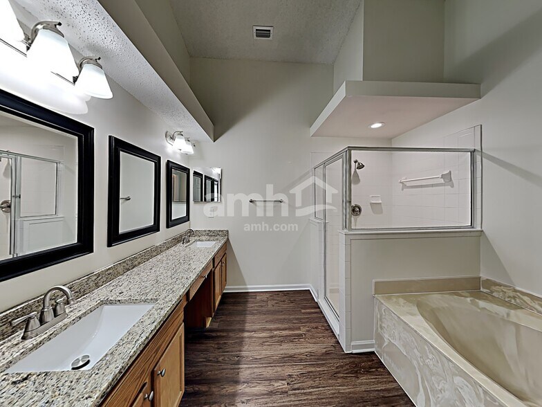 Building Photo - 14213 Fish Eagle Dr E