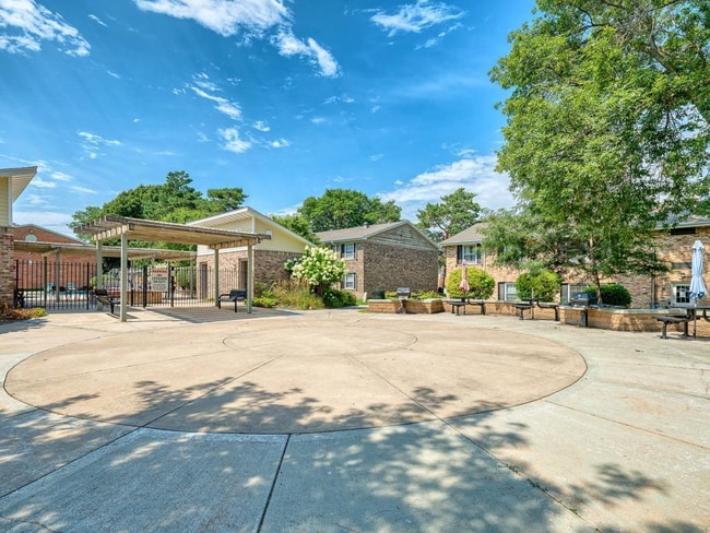 Building Photo - 950 Westbrooke Way