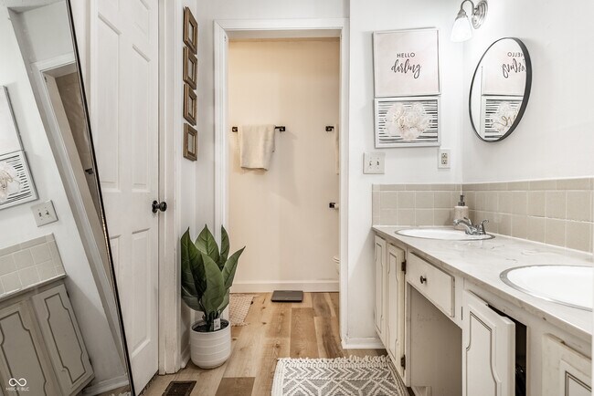 Building Photo - 6503 Park Central Way