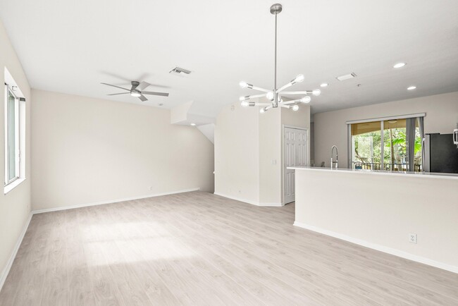 Building Photo - 3187 N Oasis Dr