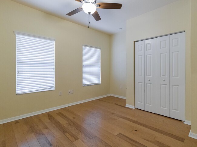 Building Photo - 8436 SW 77th Ave