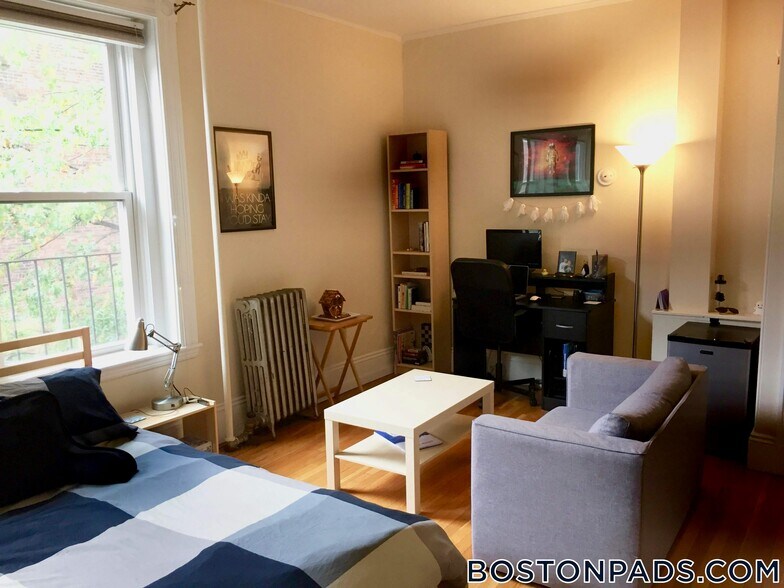 Building Photo - 6 Symphony Rd