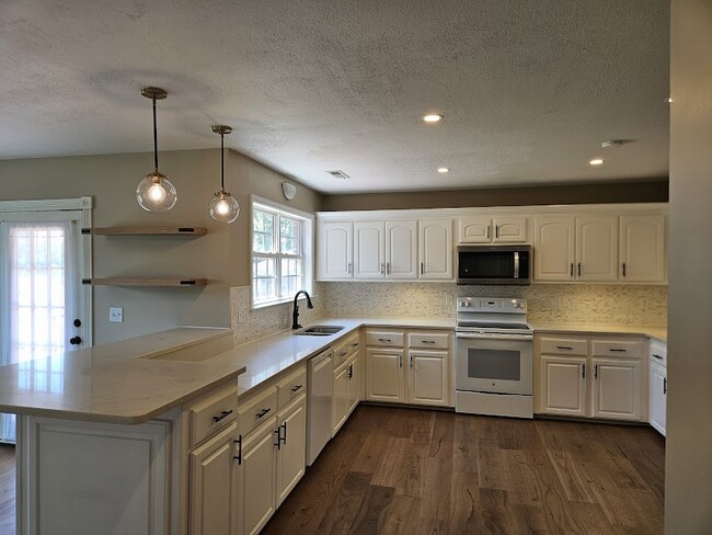 Building Photo - 350 Swindall Cir