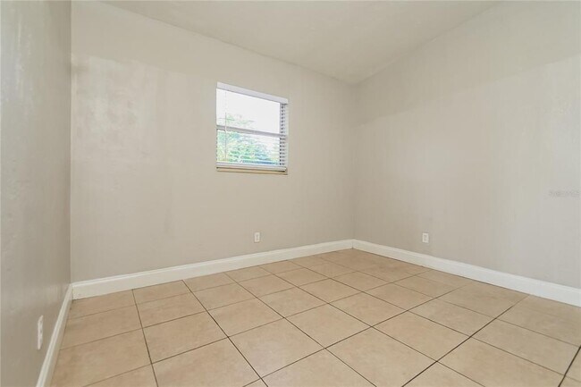 Building Photo - 3521 Schwalbe Dr