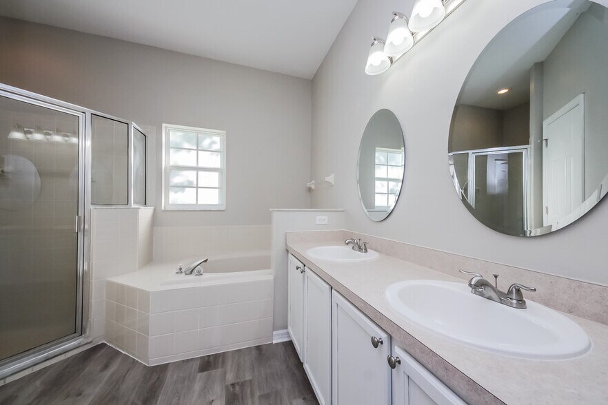 Building Photo - 405 Acacia Tree Way