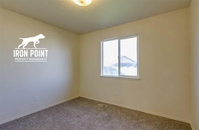 Building Photo - 4bed/2.5 Bath in Kuna w/fenced yard, vault...