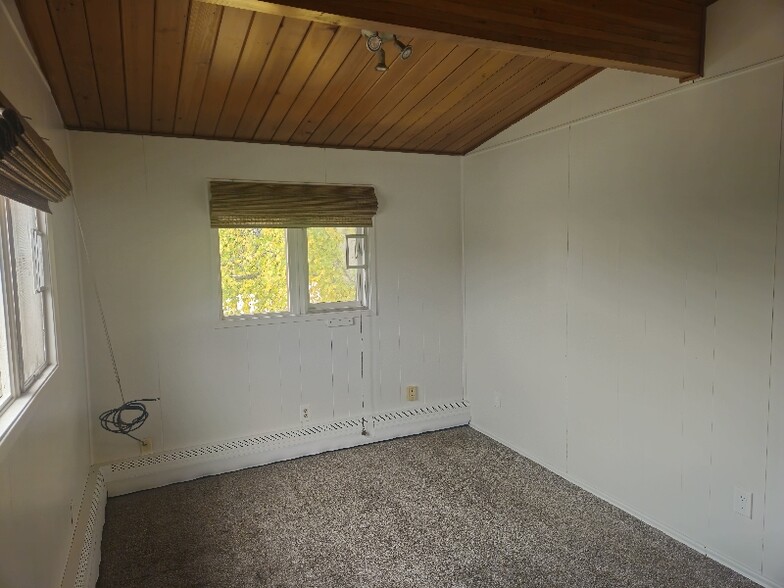 Building Photo - 219 4th Ave