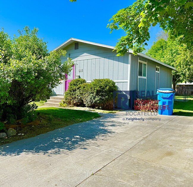 Building Photo - 611 N 11th Ave