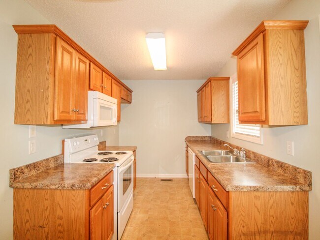 Building Photo - Nice Rental in Athens City!