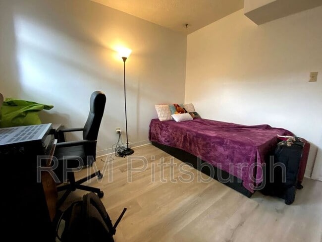 Building Photo - 3271 Niagara Square