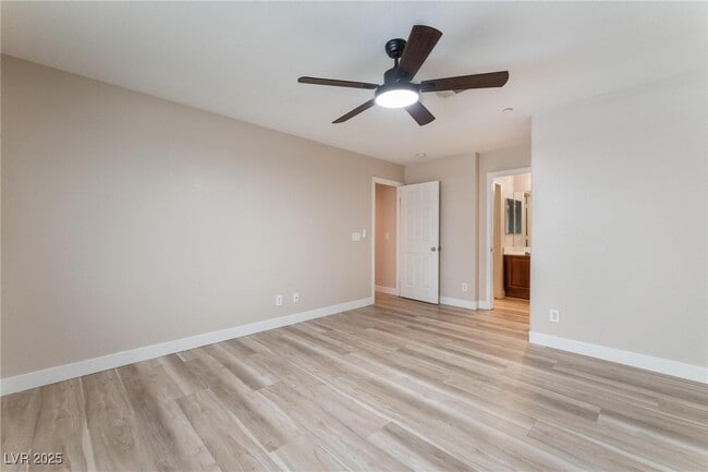 Building Photo - 9169 Column Ct