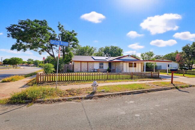 Building Photo - 6602 Spring Brook St
