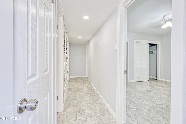 Building Photo - 6200 Palo Alto Ave